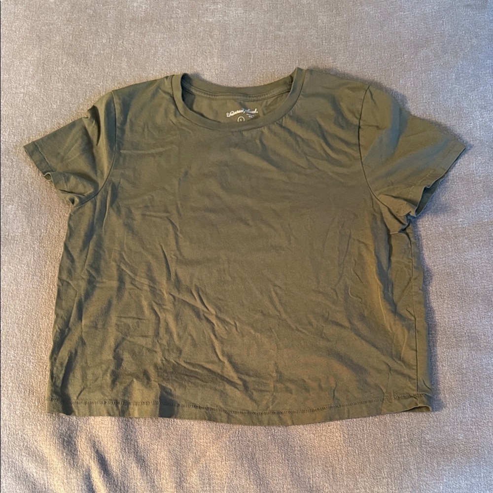 Universal Thread Green Crew Neck Tee